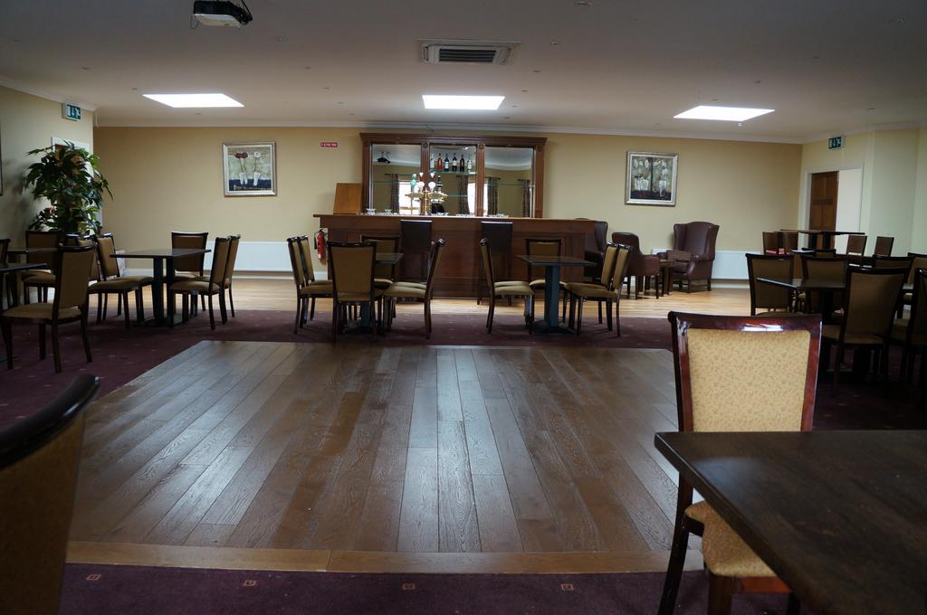 Jacksons Restaurant And Accommodation 罗斯康芒 外观 照片